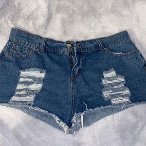 Mid rise Pretty Little Thing jean shorts